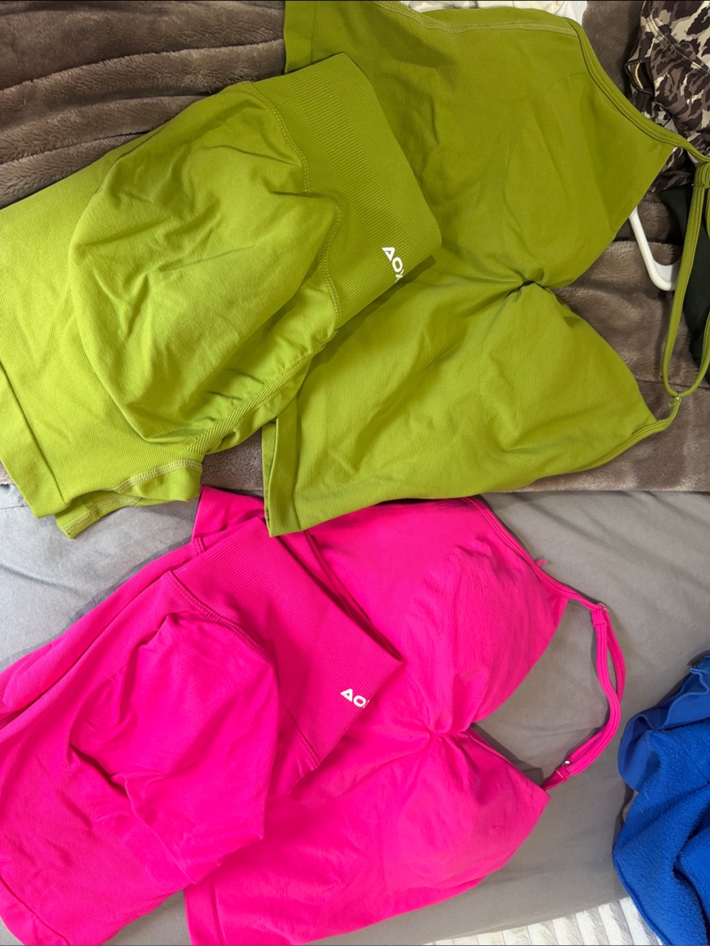 Seamless Support Tank Top - Pink & Green 2 Sets